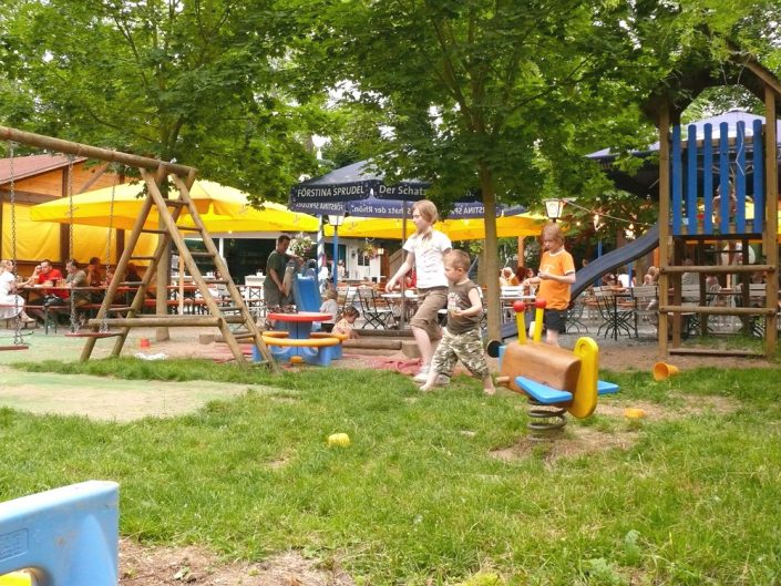 Zollhaus Wuerzburg Biergarten für die ganze Familie