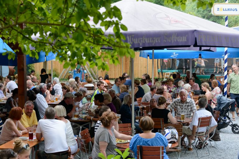 Zollhaus Wuerzburg Biergarten für die ganze Familie
